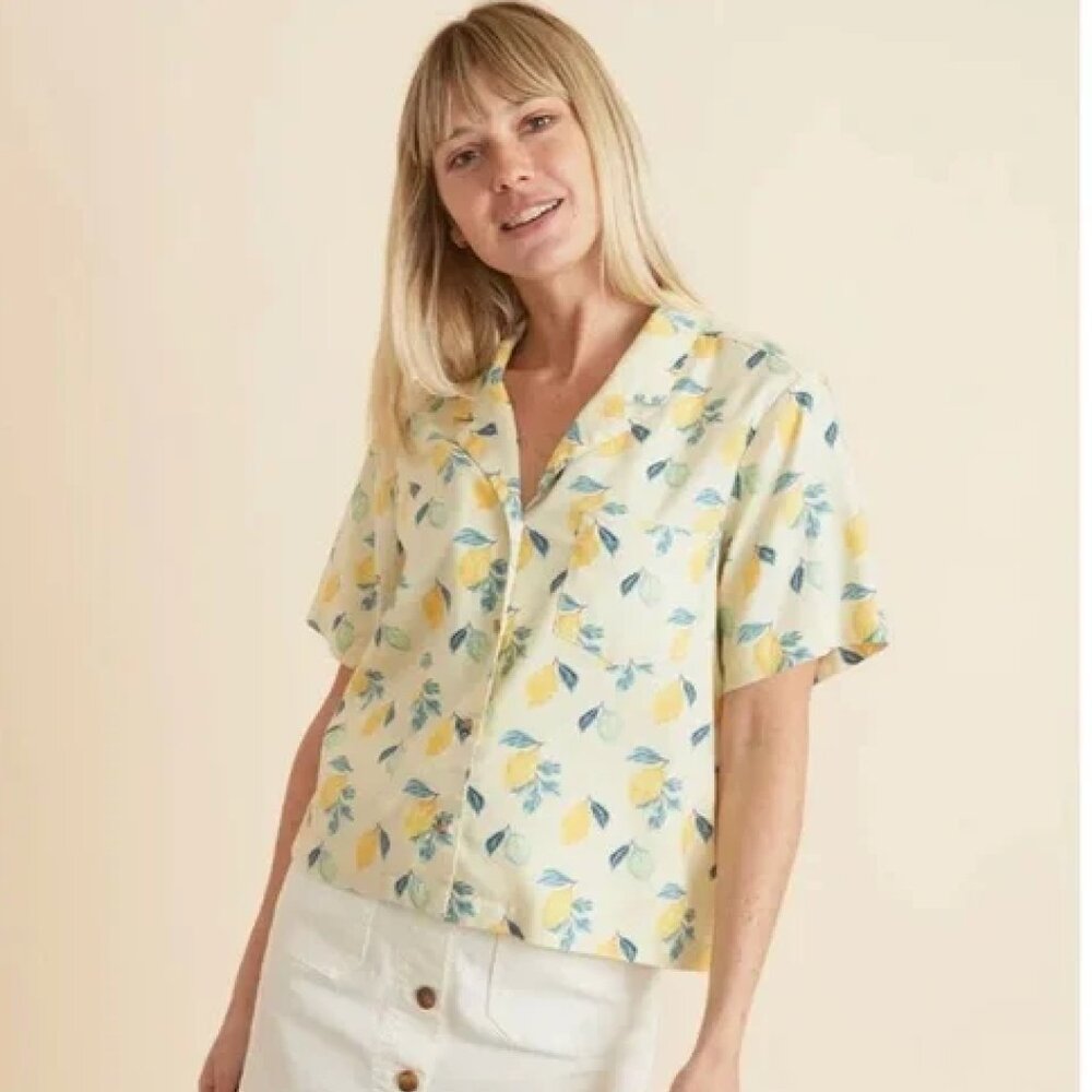 Marine Layer Light Yellow Lemon Print Short Sleeve Lucy Resort Shirt Size Small